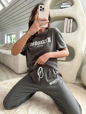 Dark Grey Colour Comfortable Women's Co-Ord Set